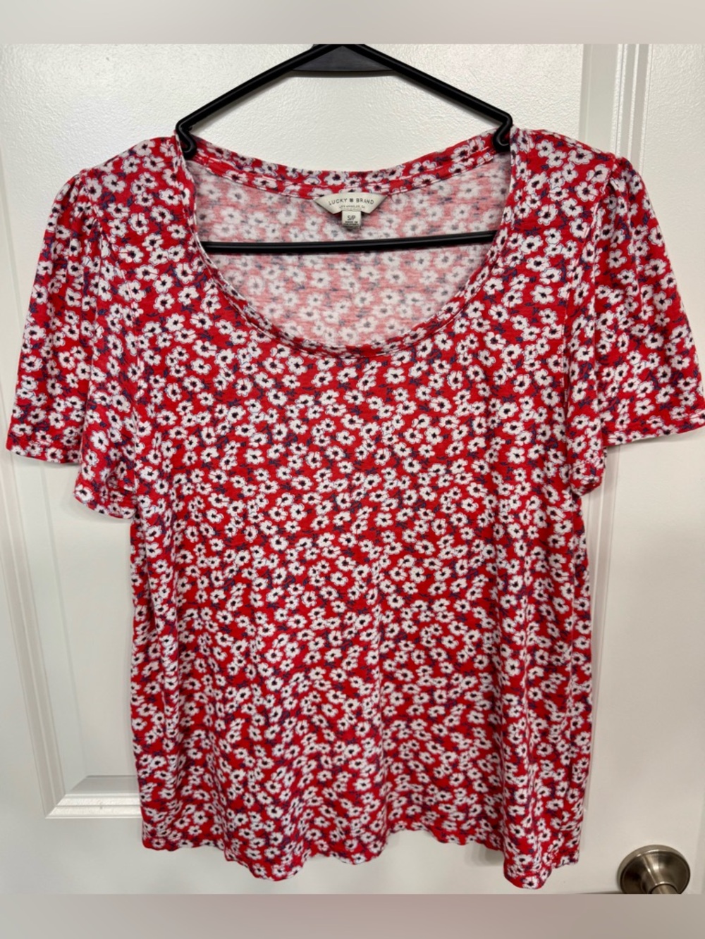 Lucky Brand Red and White Floral Scoop Neck Tee
